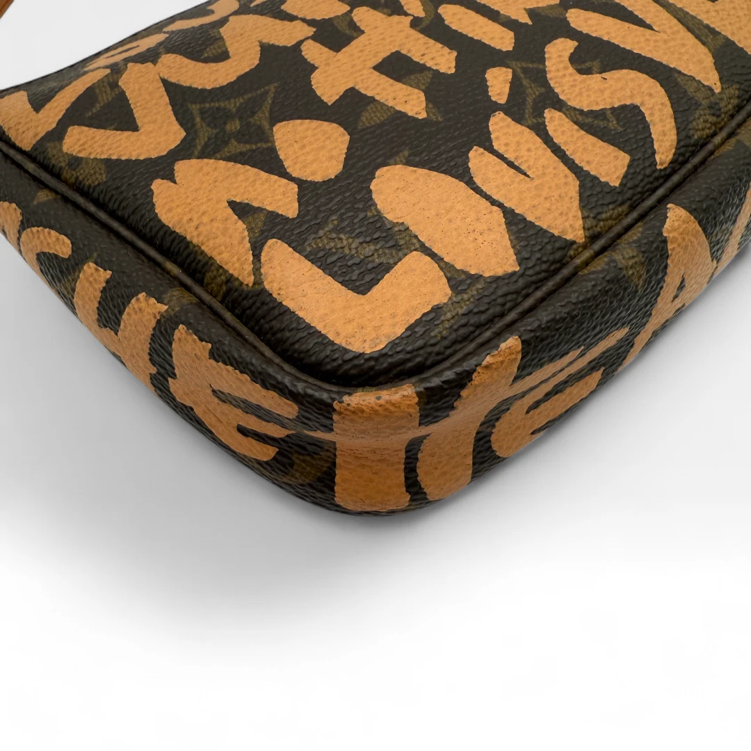Louis Vuitton Pochette Accessoires Graffiti orange monogram braun