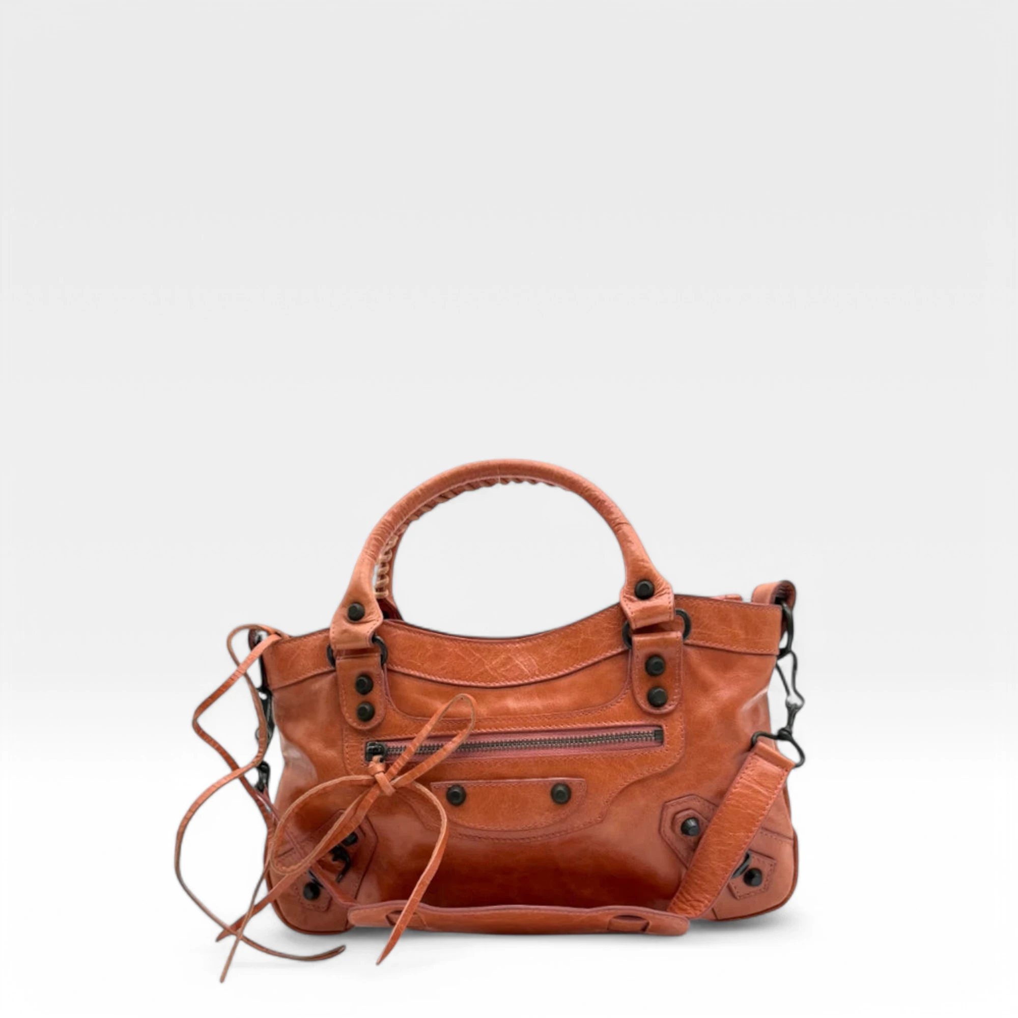 Balenciaga Handtasche The First City bag mit Schultergurt aus Leder hellbraun