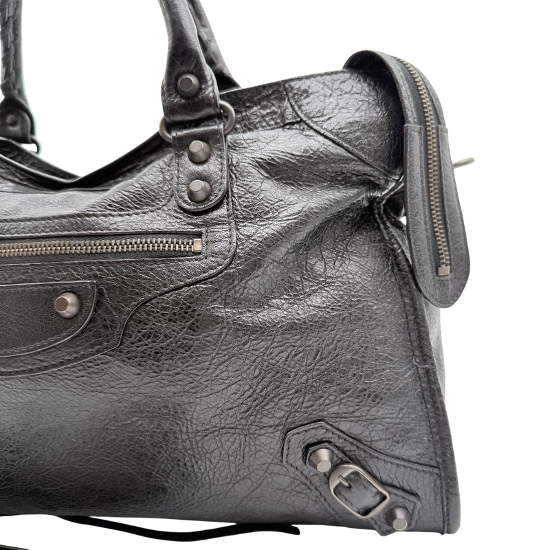 Giant City handbag