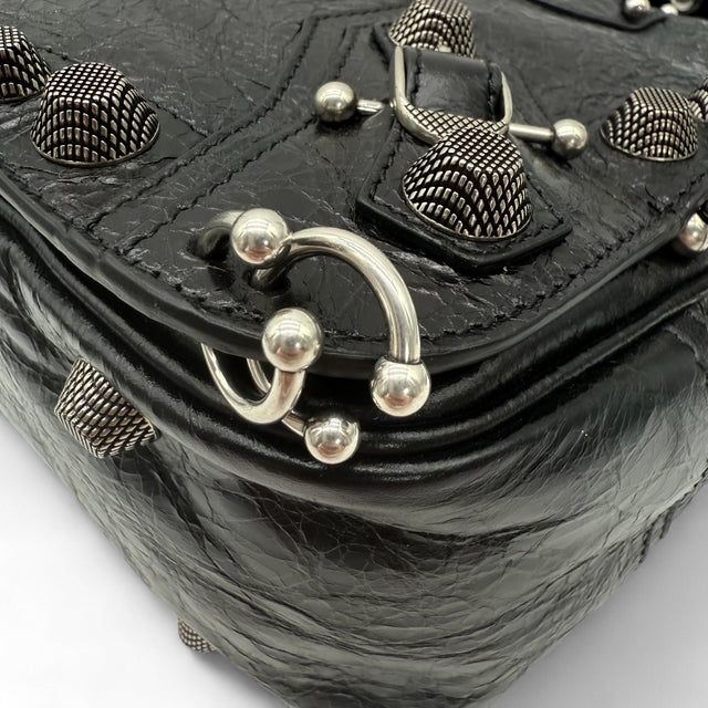 Messengertasche Le Cagole mit Piercings