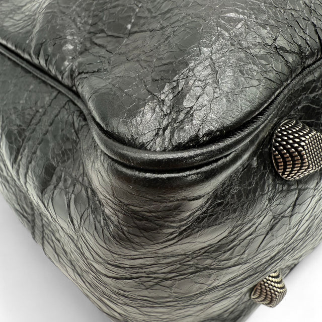 Messengertasche Le Cagole mit Piercings