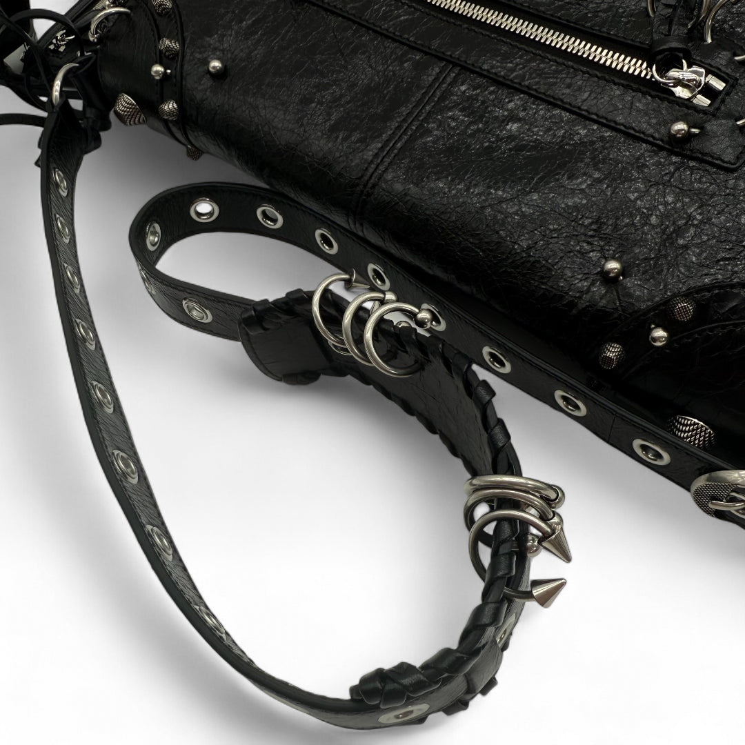 Messengertasche Le Cagole mit Piercings