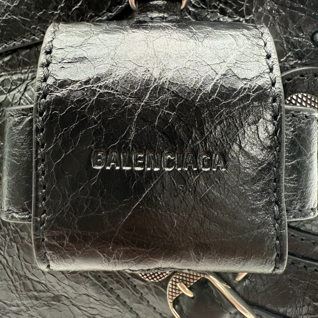 Messengertasche Le Cagole mit Piercings