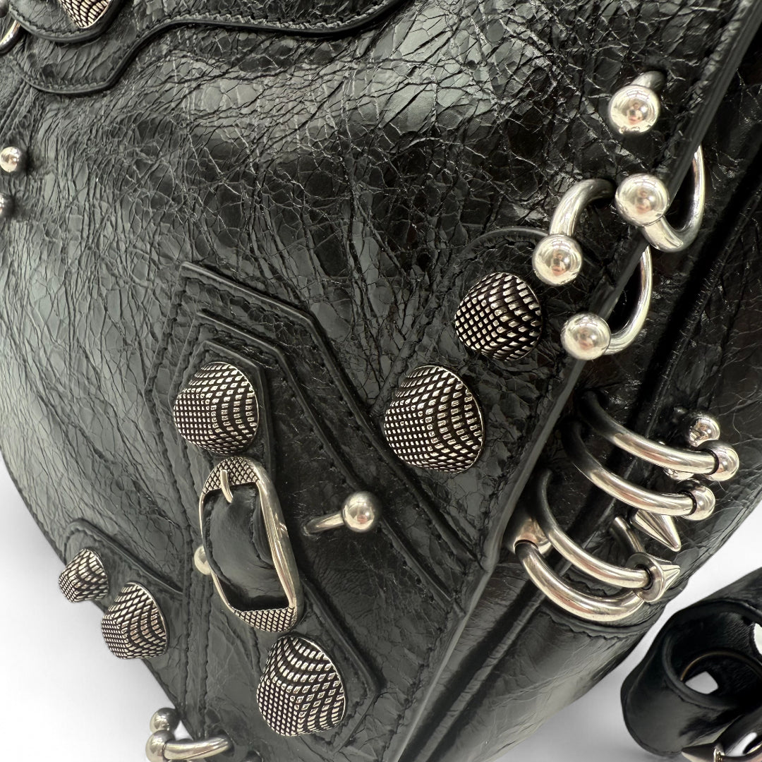 Messengertasche Le Cagole mit Piercings