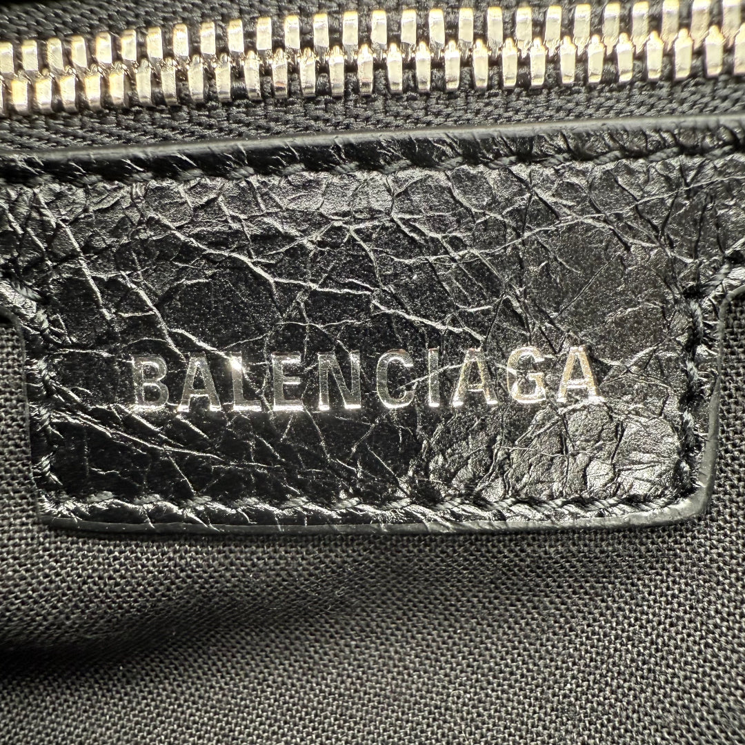 Messengertasche Le Cagole mit Piercings