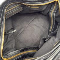 Balenciaga Schultertasche Classic City medium aus schwarzem Lammleder