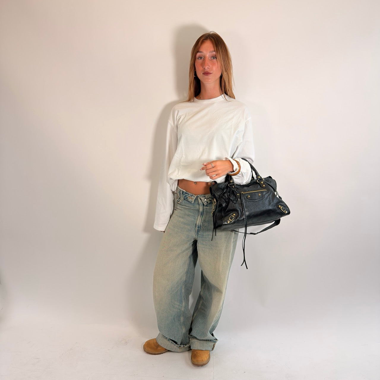 Balenciaga Schultertasche Classic City medium aus schwarzem Lammleder