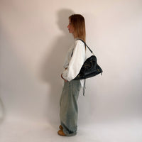 Balenciaga Schultertasche Classic City medium aus schwarzem Lammleder
