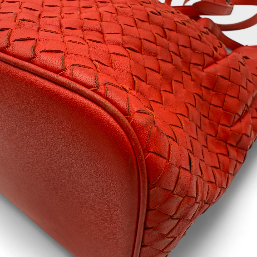 Bottega Veneta Handtasche Bucket Intrecciato rot