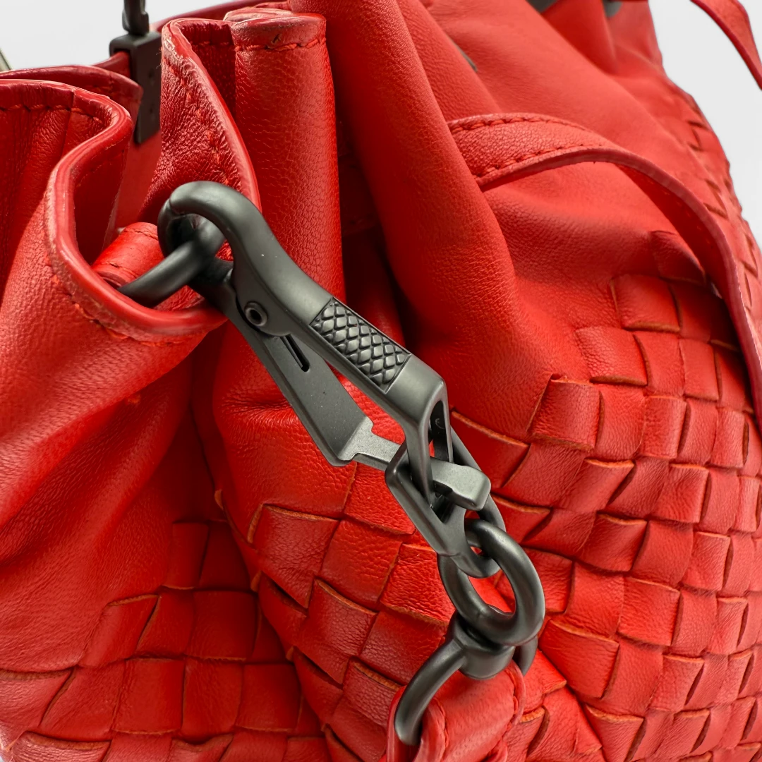 Bottega Veneta Handtasche Bucket Intrecciato rot
