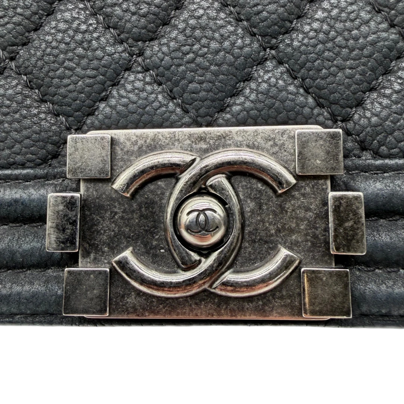 Chanel Handtasche Boy bag medium