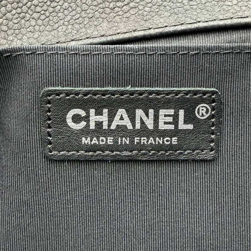 Chanel Handtasche Boy bag medium