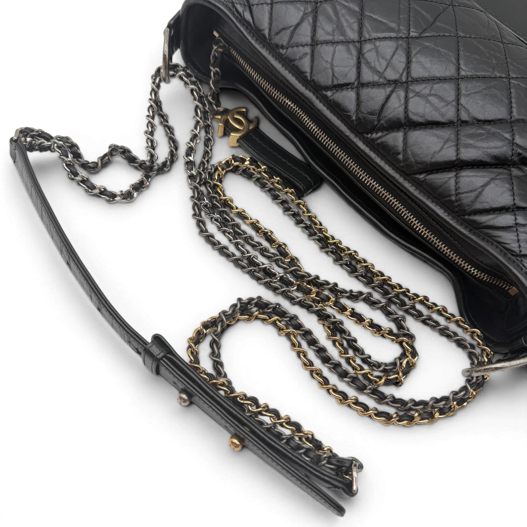 Chanel Schultertasche Garbielle Hobo Small