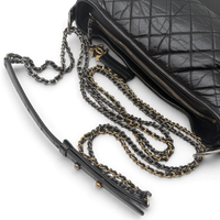 Chanel Schultertasche Garbielle Hobo Small