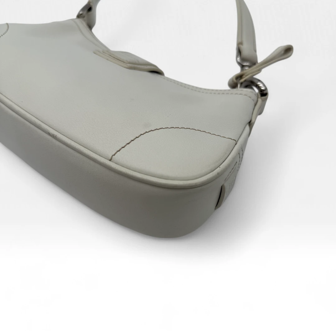 Pochette mit Schnalle