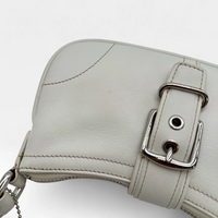 Pochette mit Schnalle