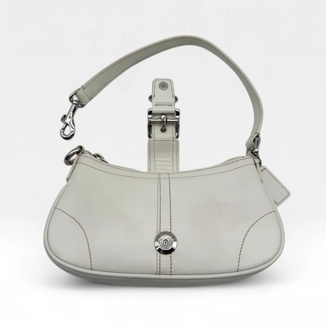 Pochette mit Schnalle