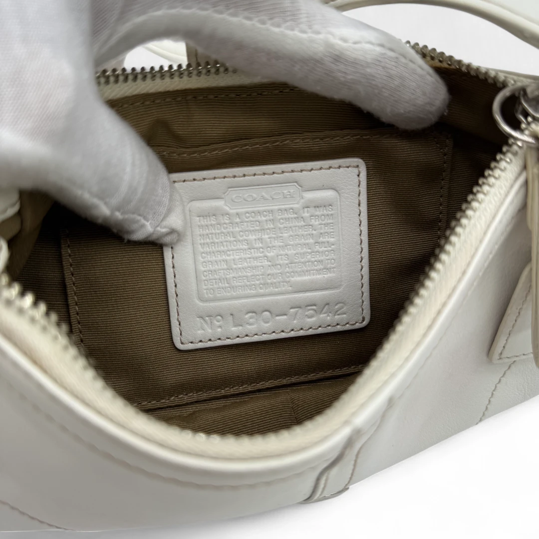 Pochette mit Schnalle