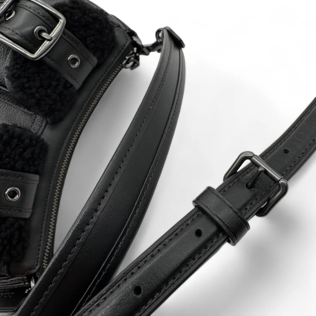 Coach Handtasche Baguette Ashton Shearling & Leder monogram schwarz