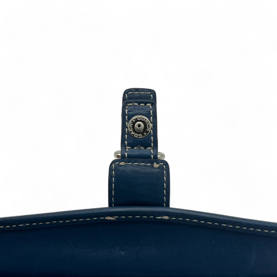 Coach Clutch aus Wildleder blau