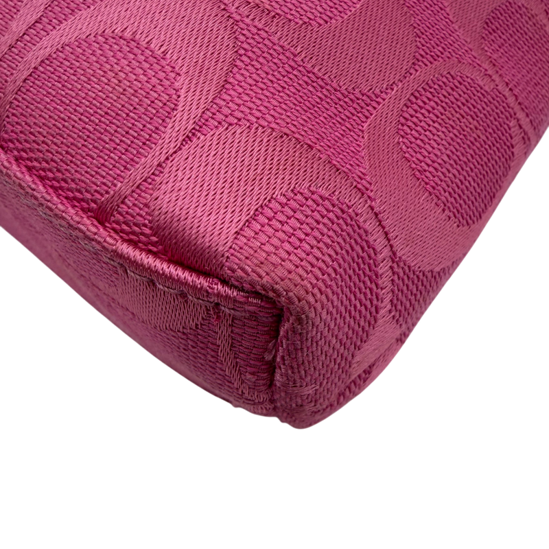 Coach Clutch Signature