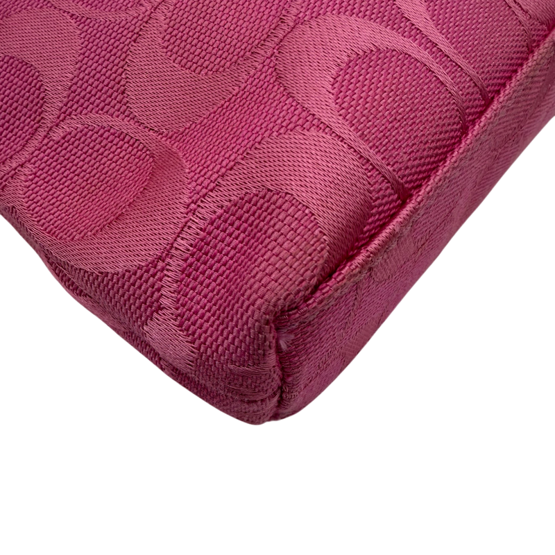Coach Clutch Signature