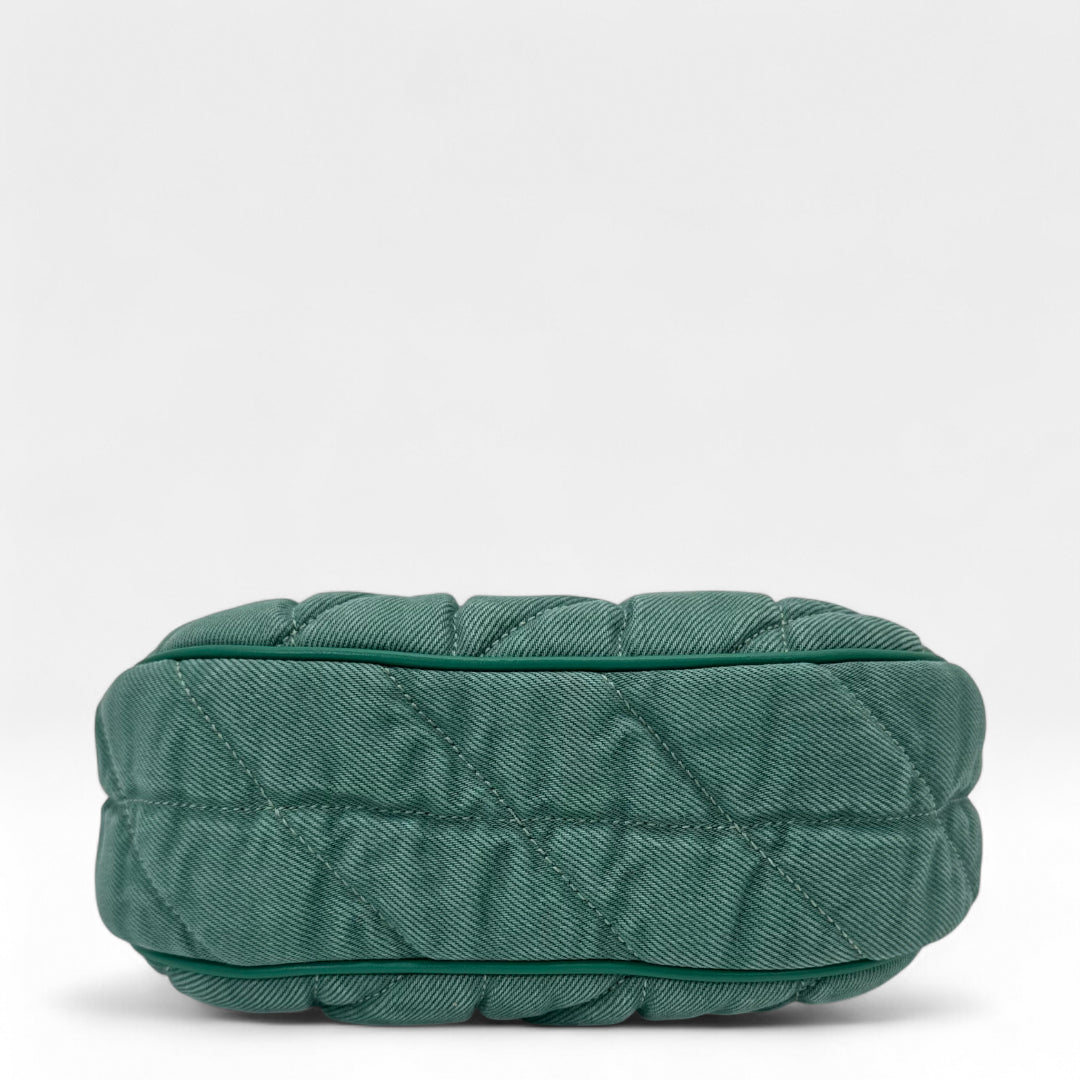 Handtasche Croissant Form