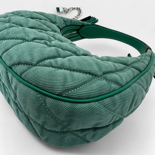 Handtasche Croissant Form