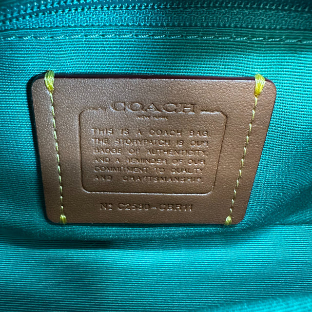 Handtasche Croissant Form