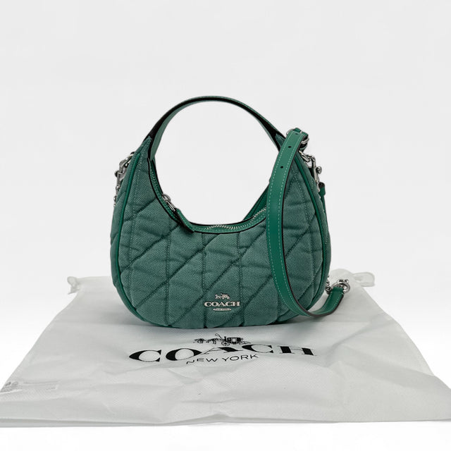 Handtasche Croissant Form