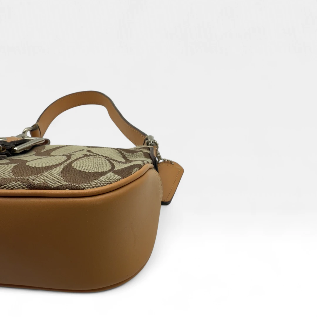 Coach Pochette Soho Signature