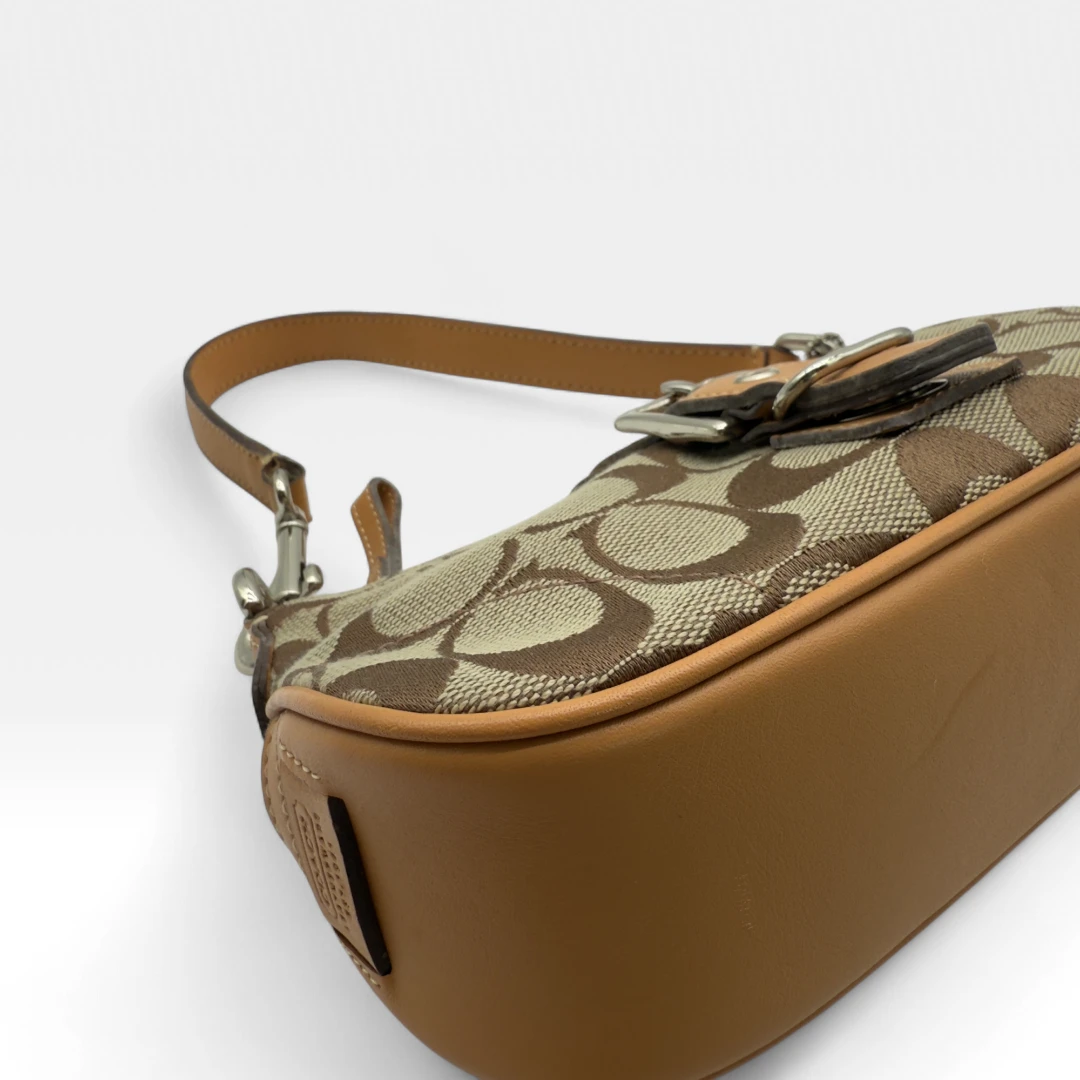 Coach Pochette Soho Signature