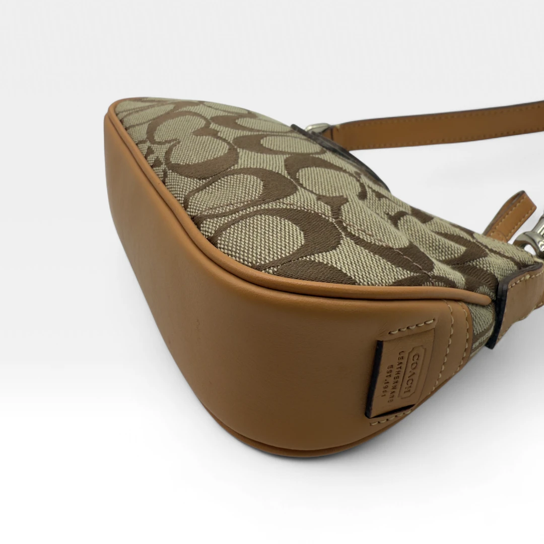 Coach Pochette Soho Signature