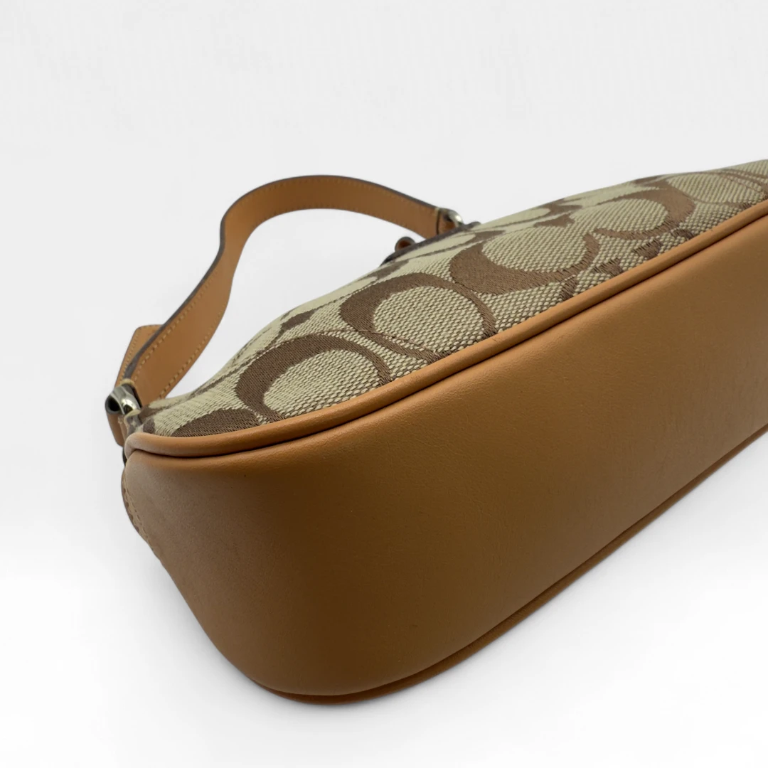 Coach Pochette Soho Signature
