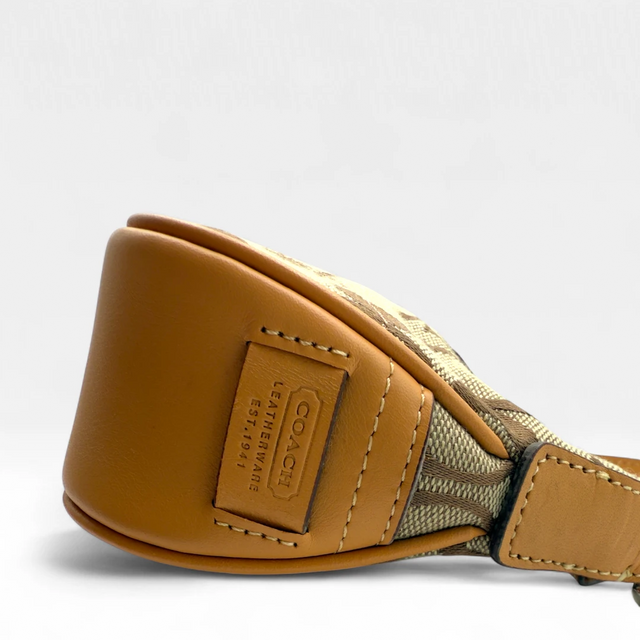 Coach Pochette Soho Signature