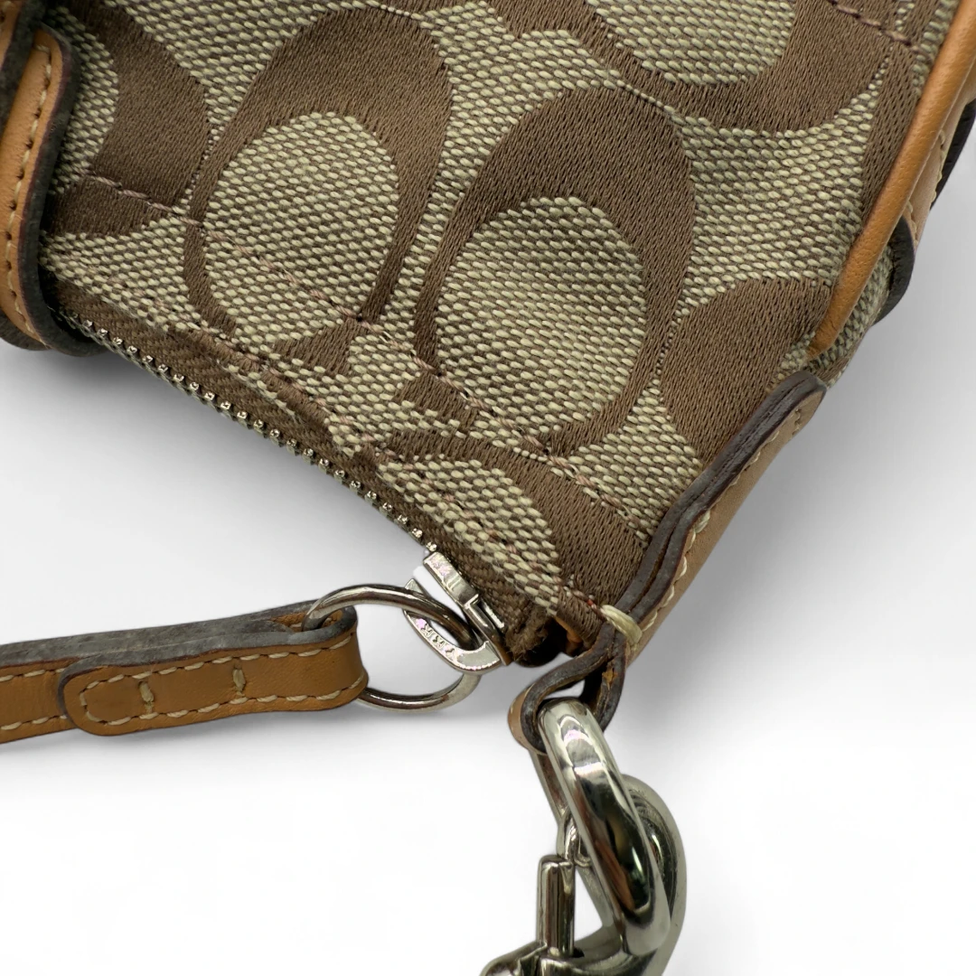 Coach Pochette Soho Signature