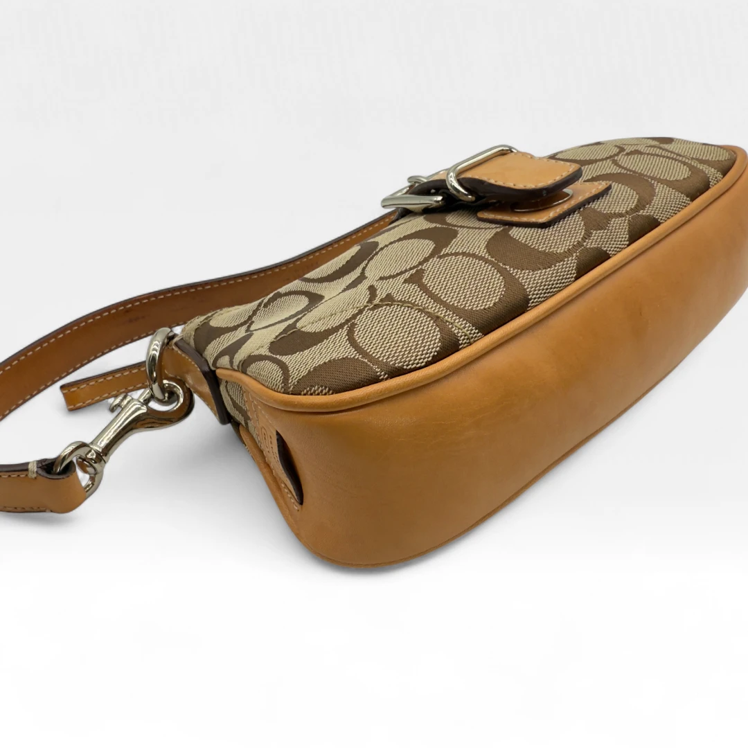 Coach Pochette Soho Signature