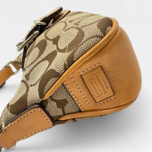 Coach Pochette Soho Signature