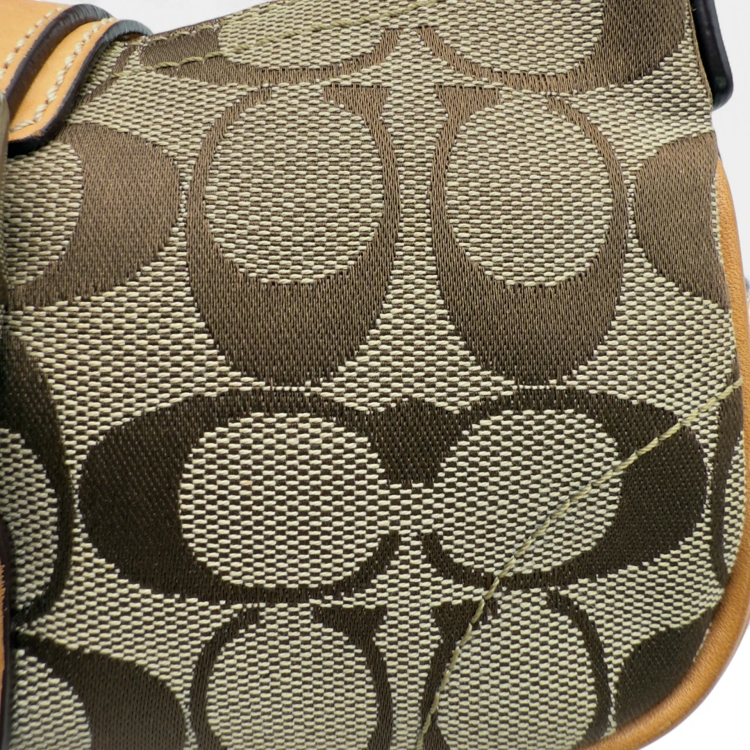Coach Pochette Soho Signature