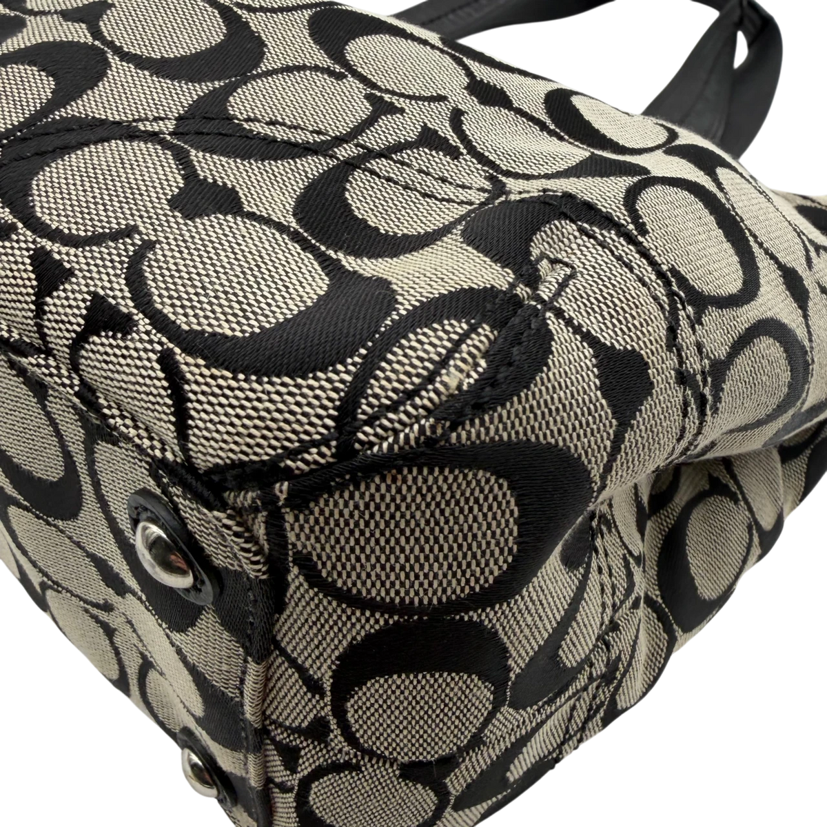 Coach Handtasche Tote bag Signature grau – Ecken im Detail