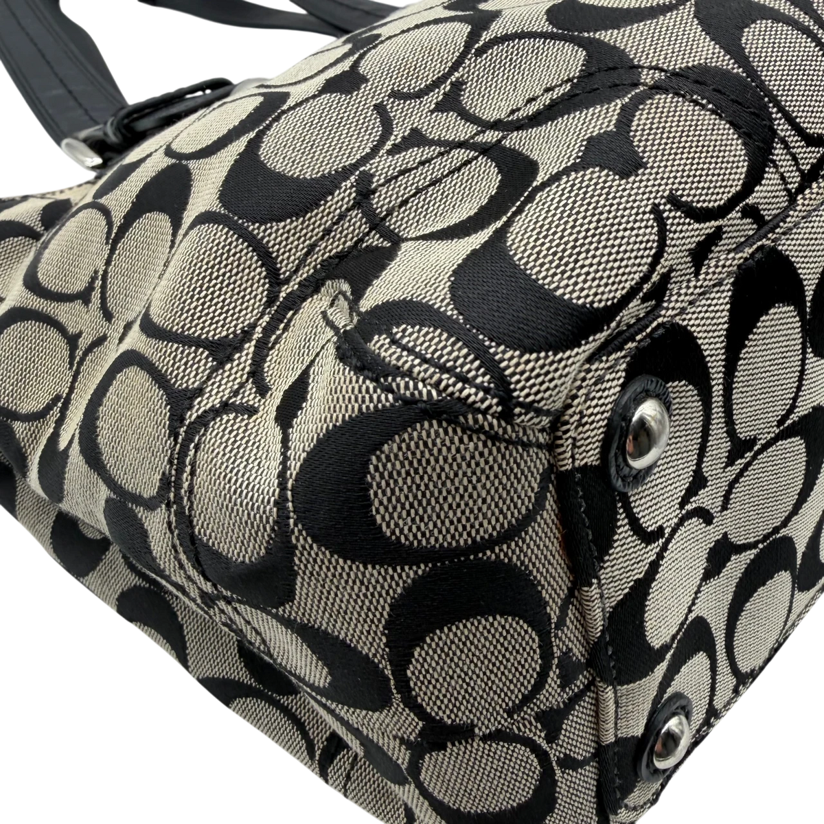 Coach Handtasche Tote bag Signature grau – Ecken im Detail