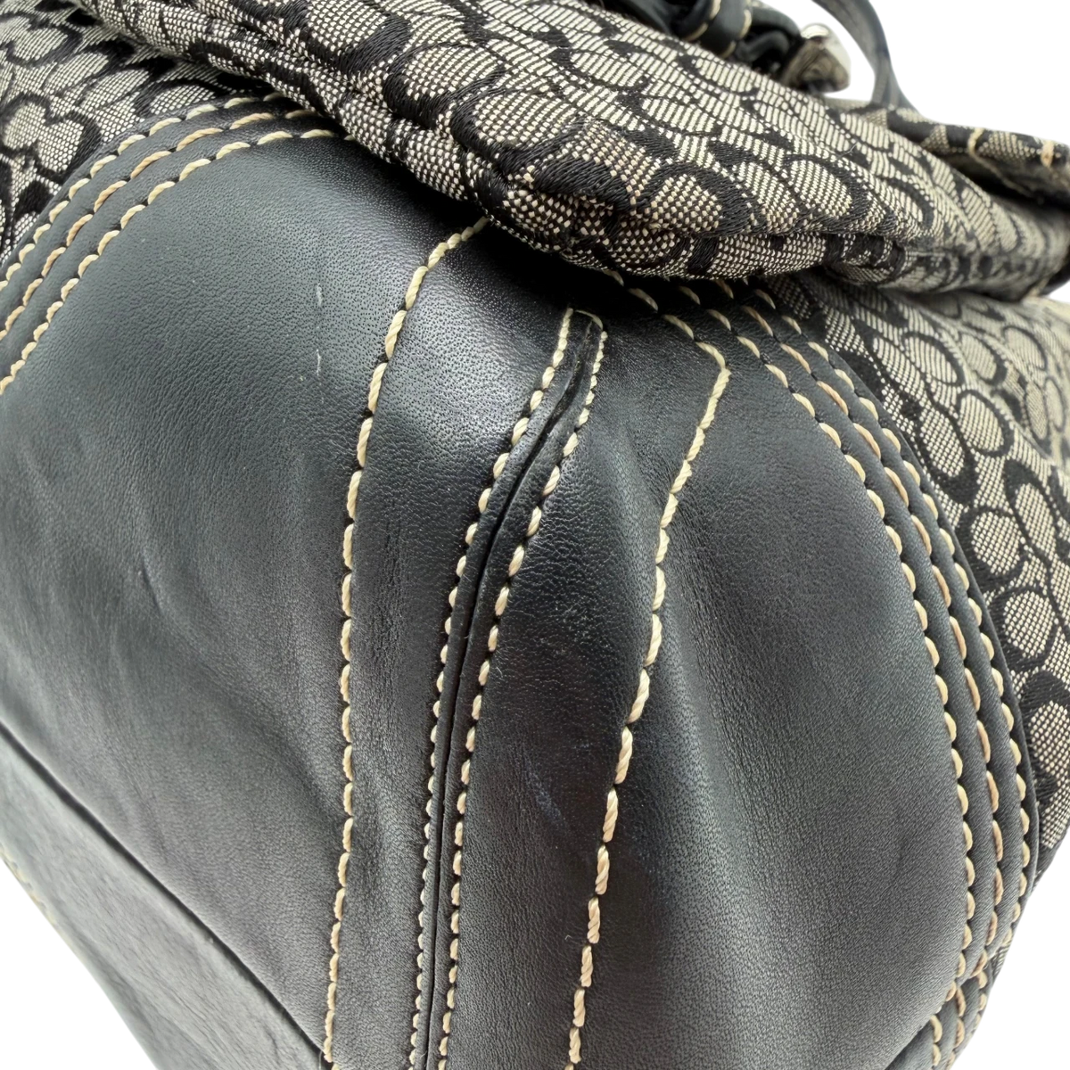 Coach Handtasche Tote bag mini Signature grau – Ecken im Detail