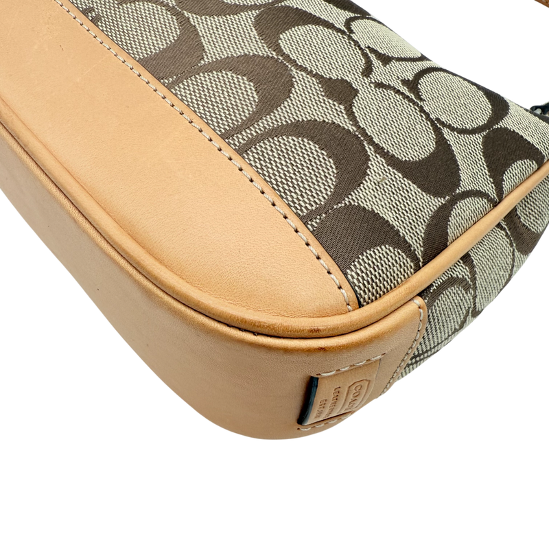 Coach Pochette Signature