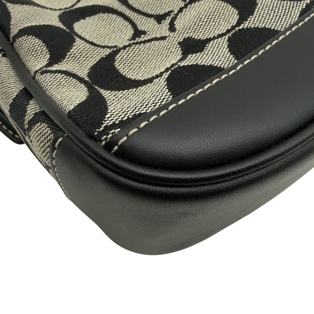 Coach Pochette Signature
