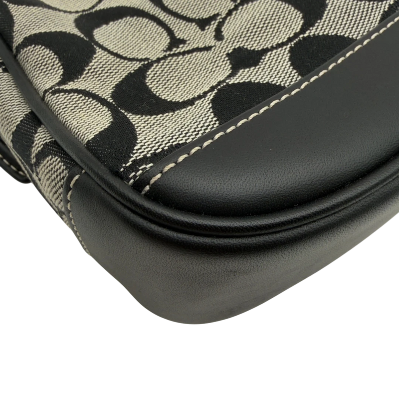 Coach Pochette Signature