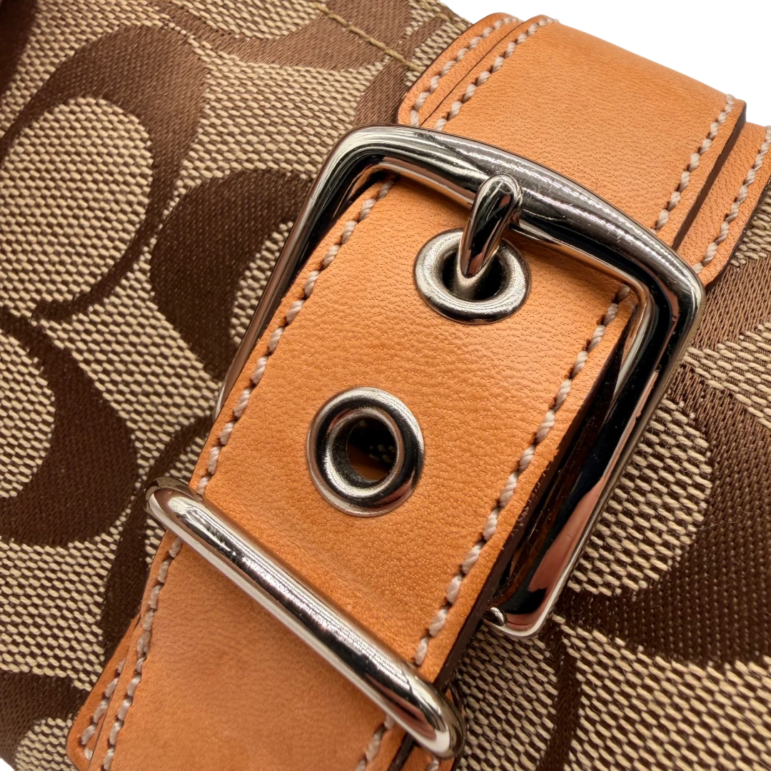 Coach Pochette Signature