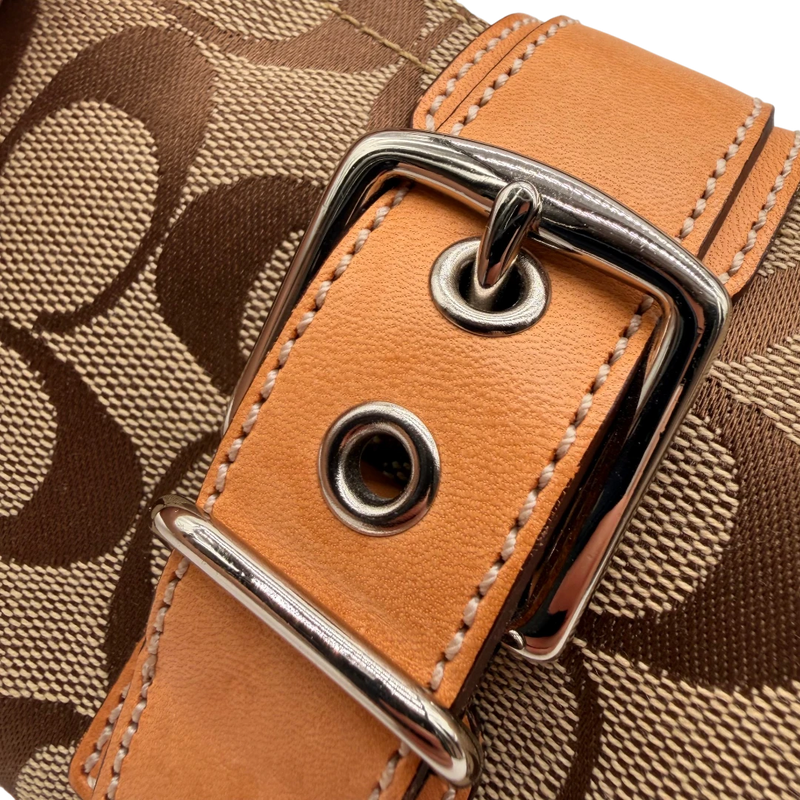 Coach Pochette Signature
