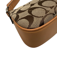 Coach Pochette mit Schnalle Signature beige