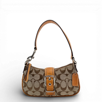 Pochette mit Schnalle Signature
