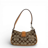 Pochette mit Schnalle Signature